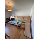 natürliches Etagenbett aus Holz mit großer Liegefläche 120x200